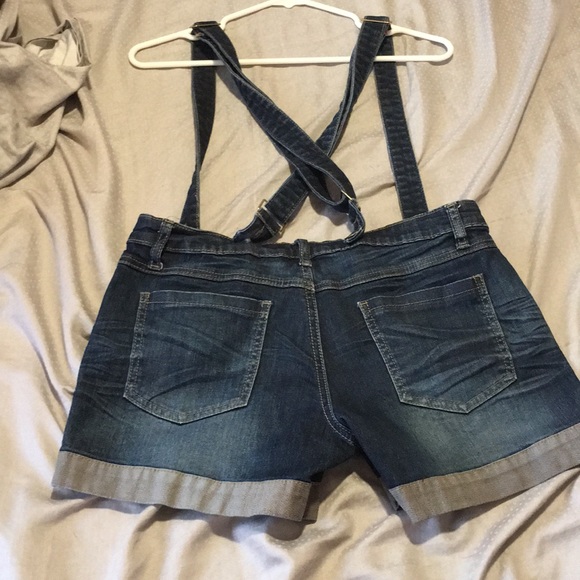 Jumper - Picture 2 of 2